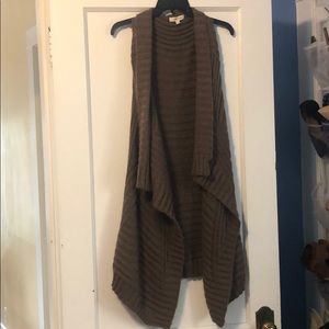 Juniors small draping sleeveless sweater